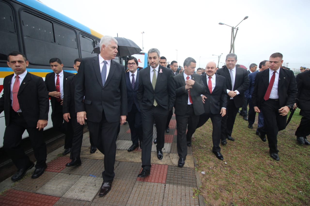 Ministro_-_Nuevos_buses.jpeg